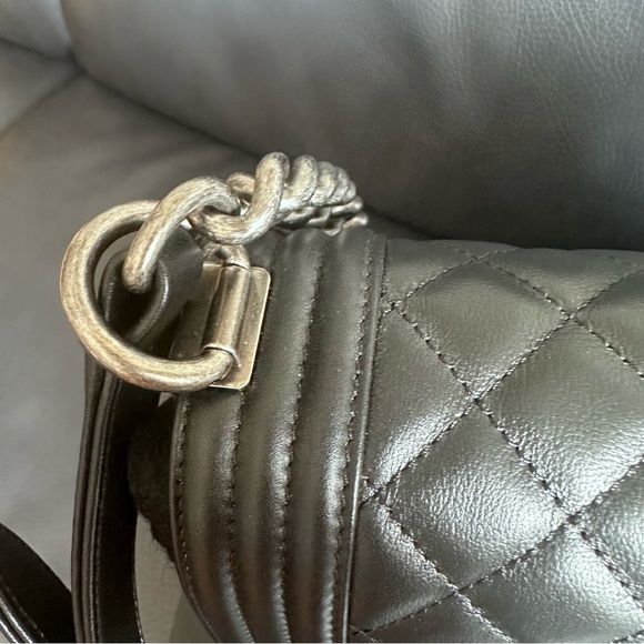 Chanel Boy Medium - Picture 5 of 15